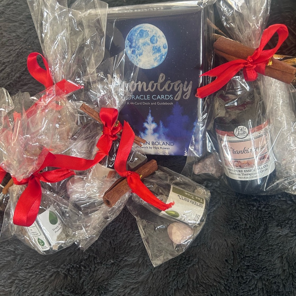 Holistic Bundle w/Oracle cards and essential oils NWOT